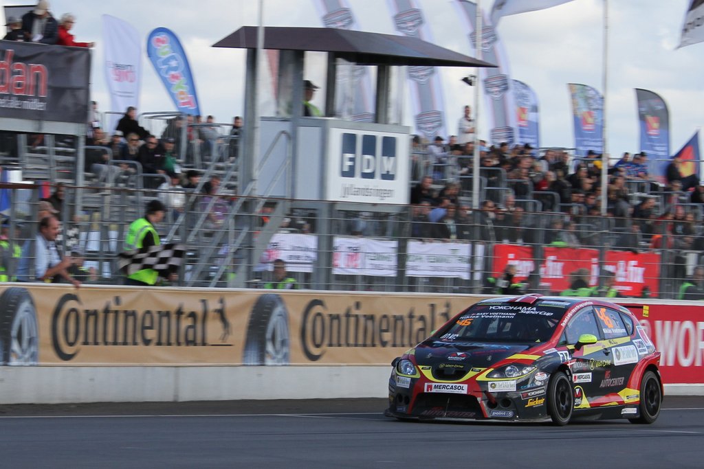 Niklas Voetmann i Seat Leon var urørlig i weekendens løb, og tog tre heatsejre
(Foto: Keld Dohm)